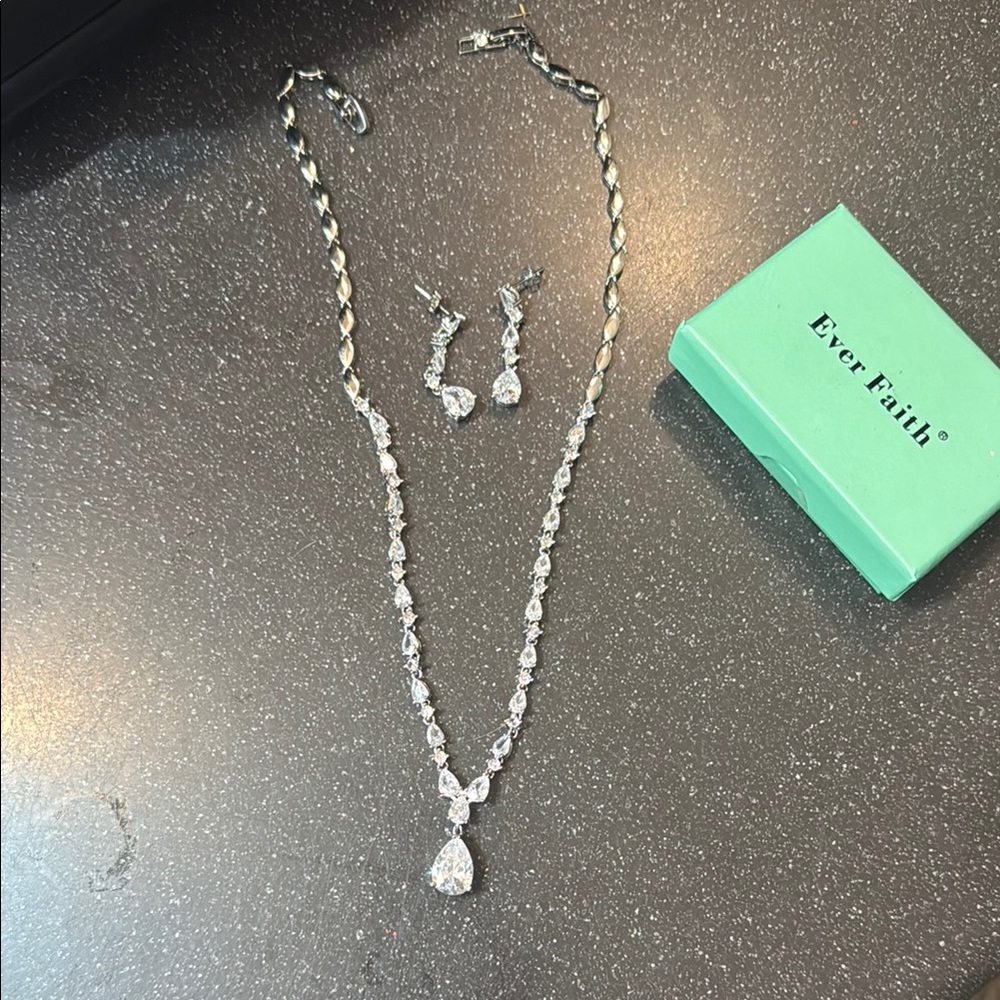 Silver Jewelry Set for Women